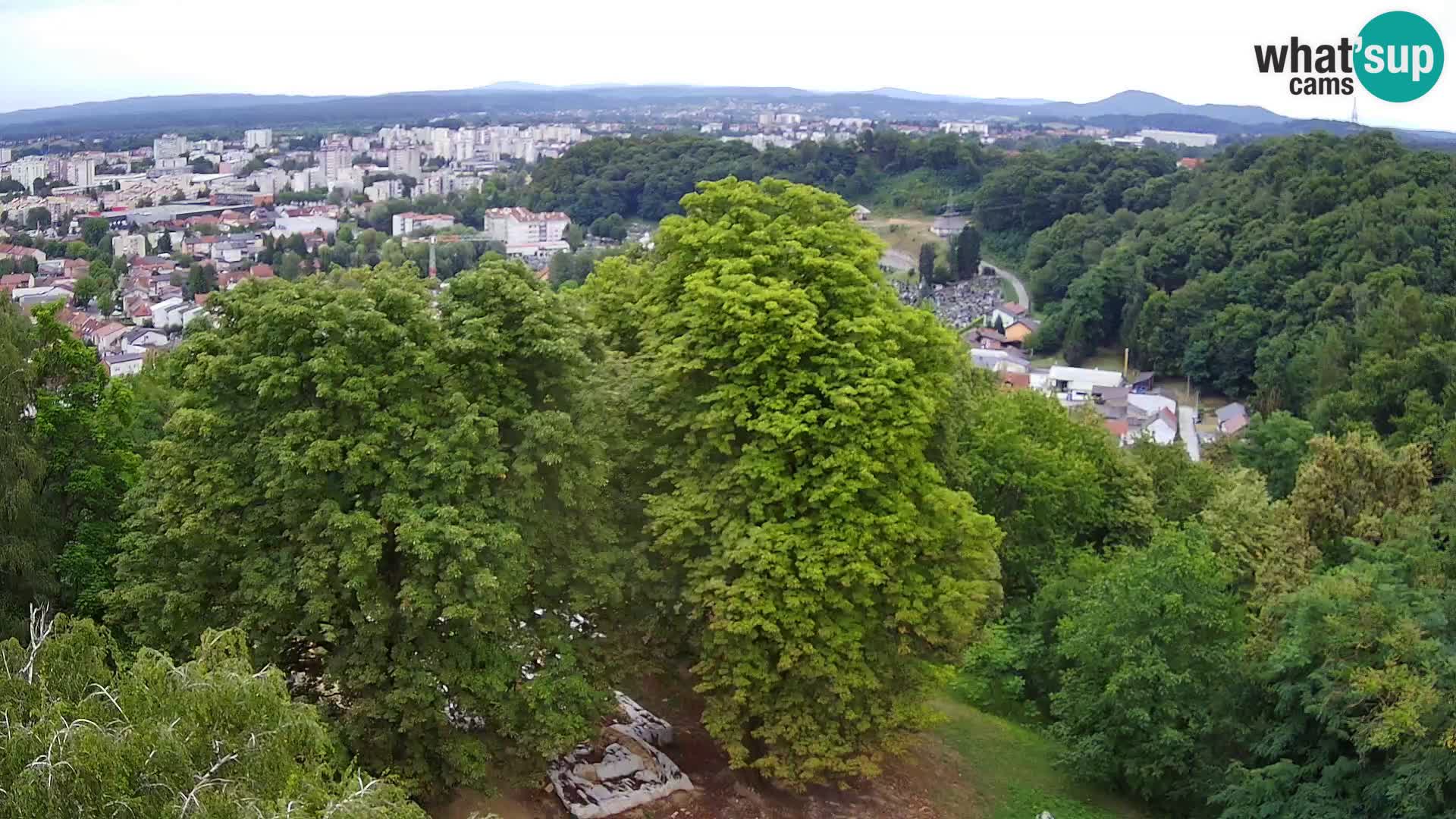 Spletna kamera Karlovac Dubovac grad – Pogled v živo na zgodovinsko znamenitost Karlovca