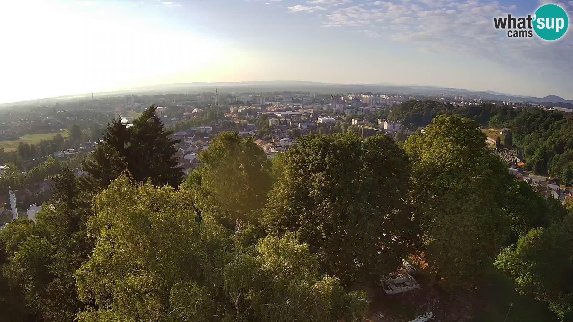 Spletna kamera Karlovac Dubovac grad – Pogled v živo na zgodovinsko znamenitost Karlovca
