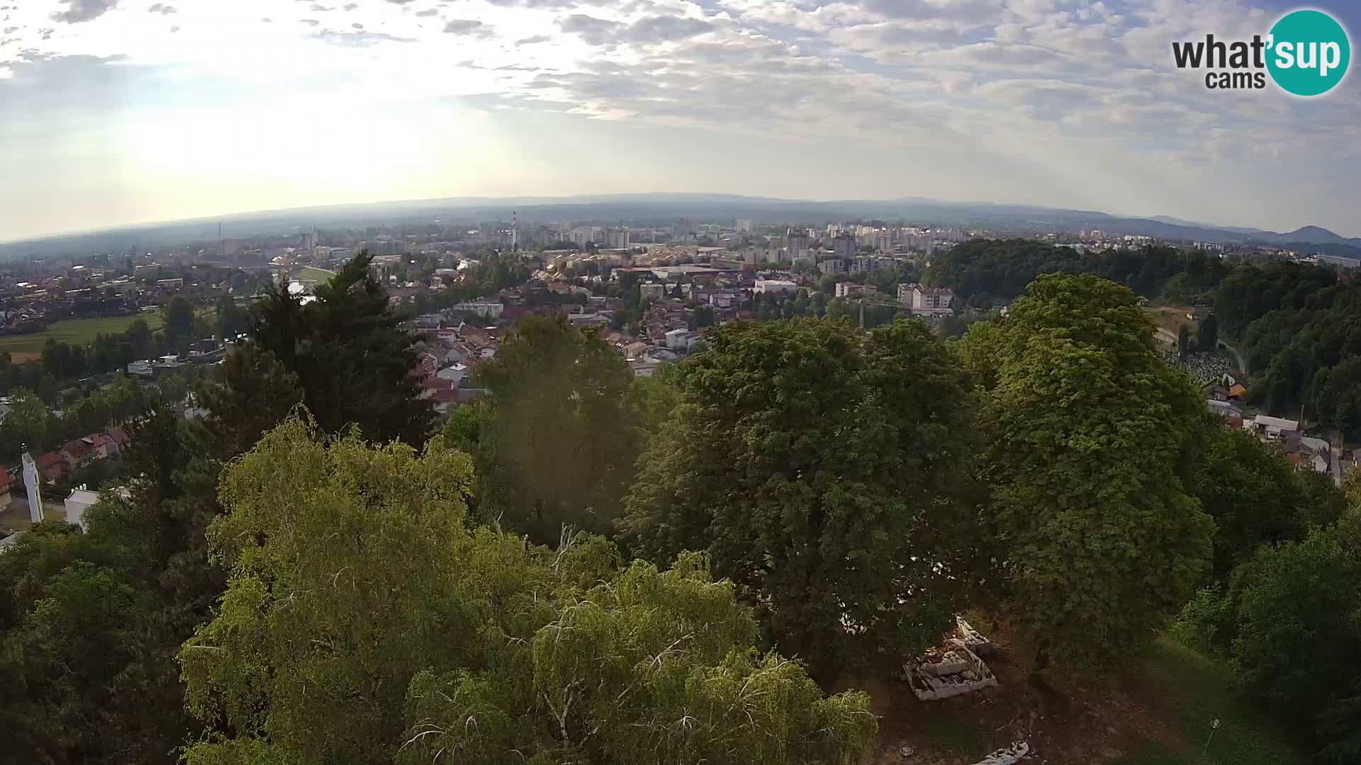 Spletna kamera Karlovac Dubovac grad – Pogled v živo na zgodovinsko znamenitost Karlovca