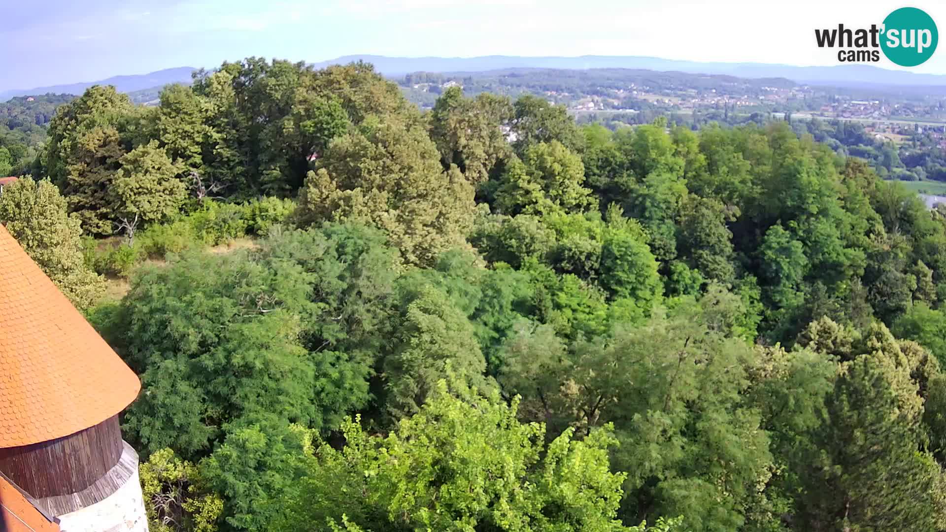Spletna kamera Karlovac Dubovac grad – Pogled v živo na zgodovinsko znamenitost Karlovca