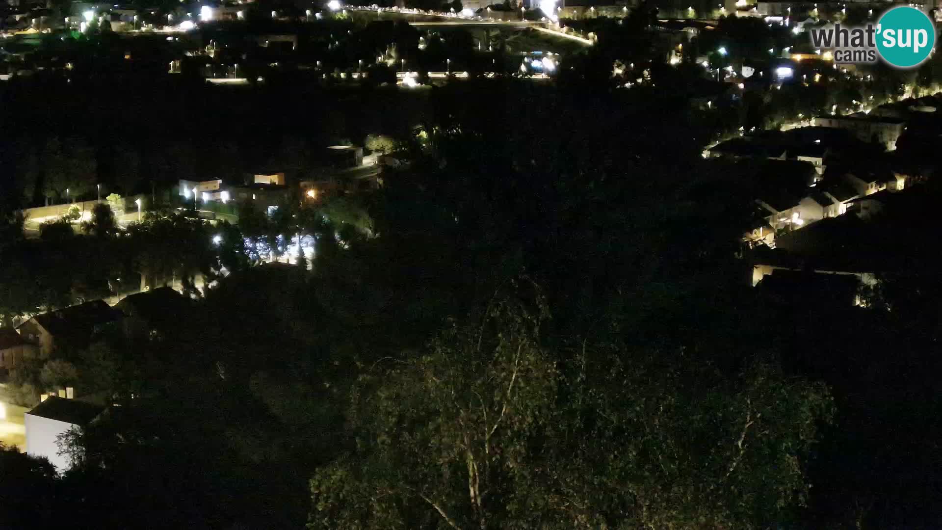 Spletna kamera Karlovac Dubovac grad – Pogled v živo na zgodovinsko znamenitost Karlovca