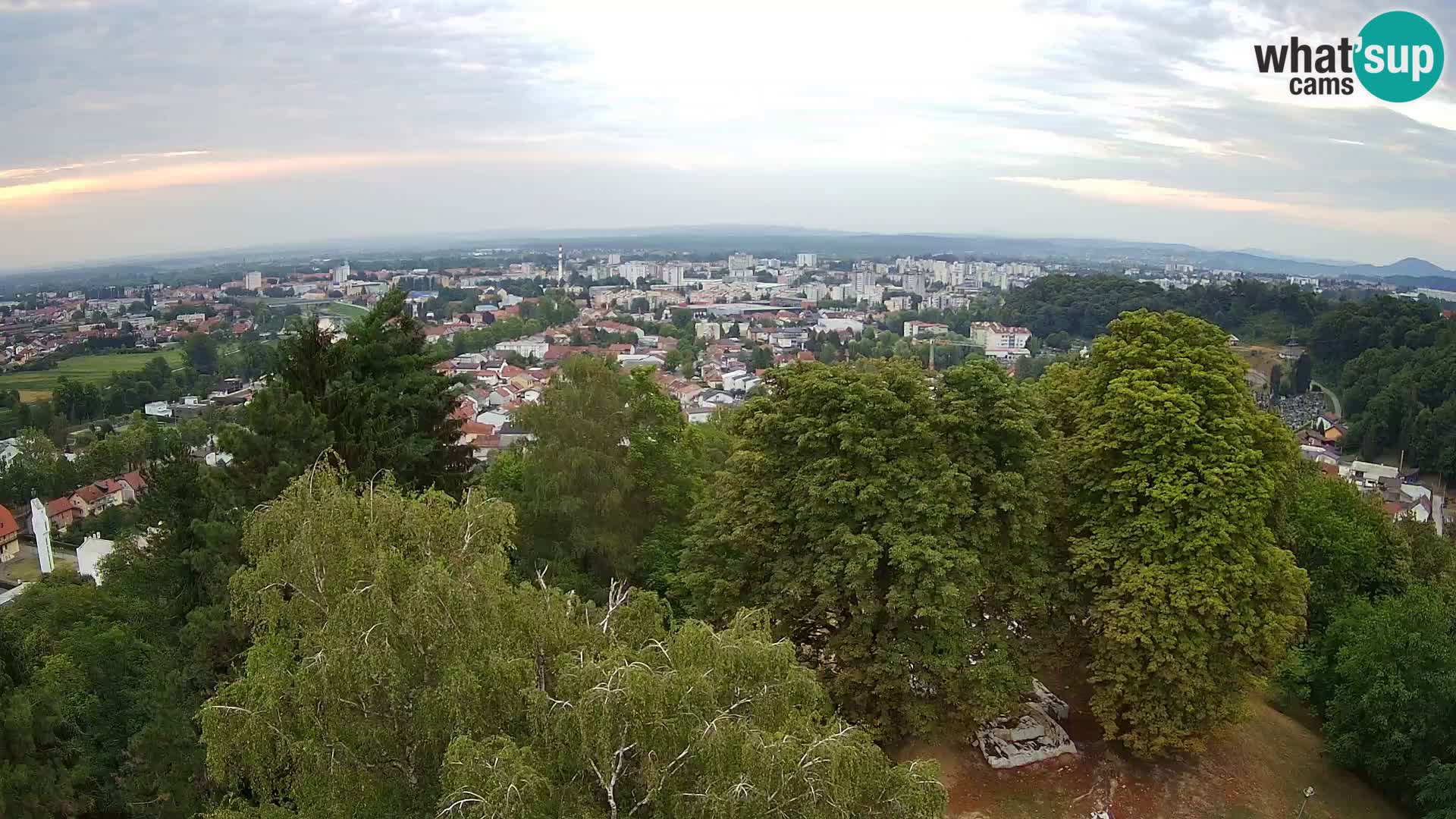Spletna kamera Karlovac Dubovac grad – Pogled v živo na zgodovinsko znamenitost Karlovca