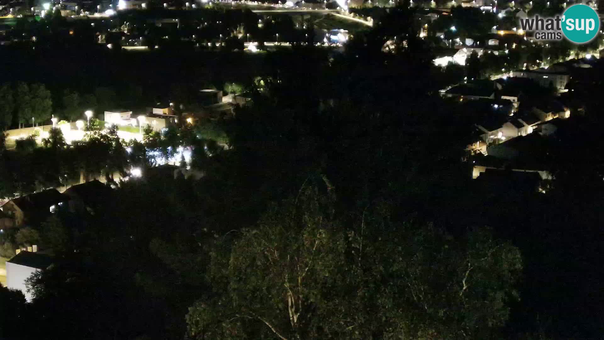 Spletna kamera Karlovac Dubovac grad – Pogled v živo na zgodovinsko znamenitost Karlovca