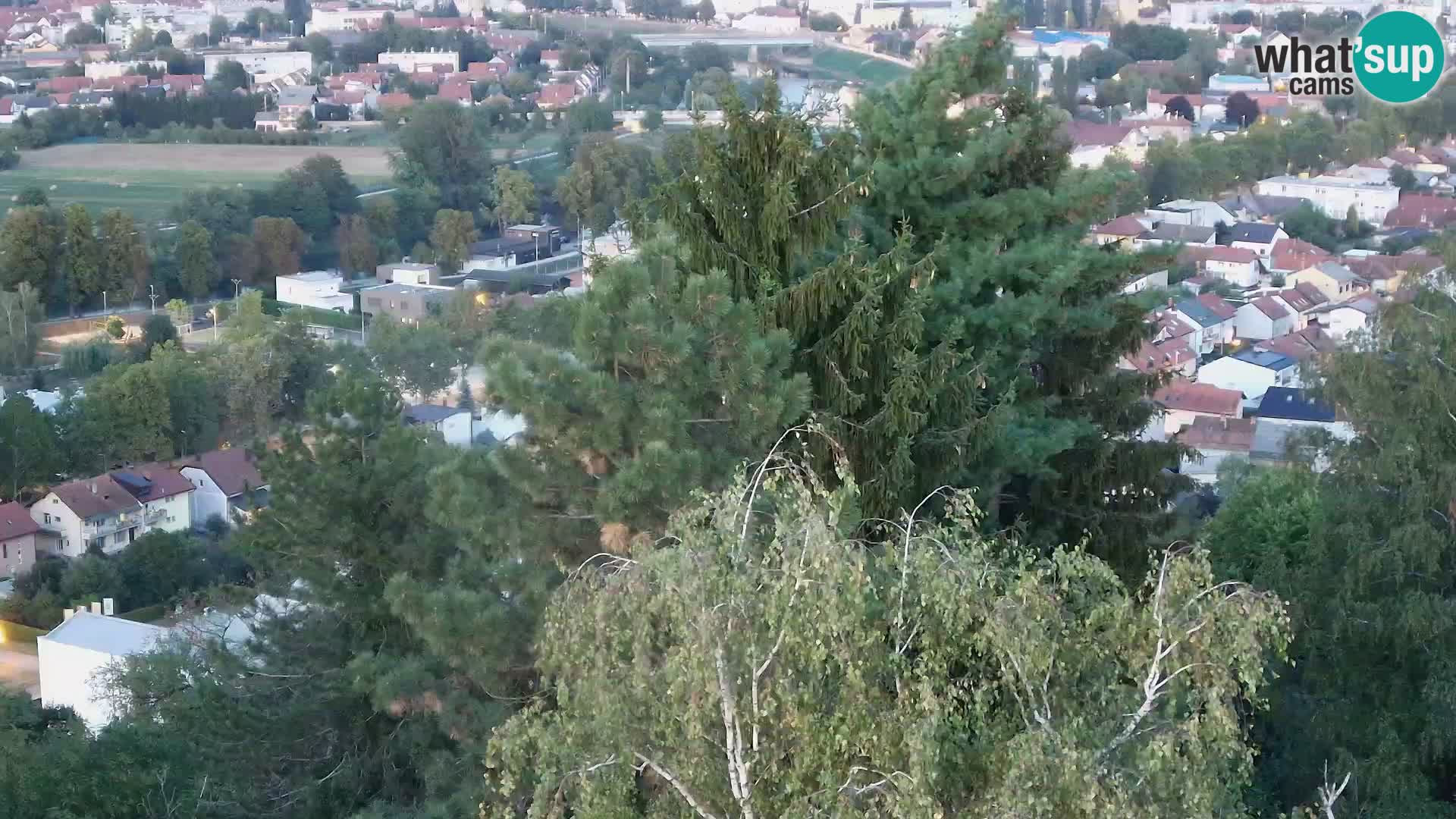 Spletna kamera Karlovac Dubovac grad – Pogled v živo na zgodovinsko znamenitost Karlovca