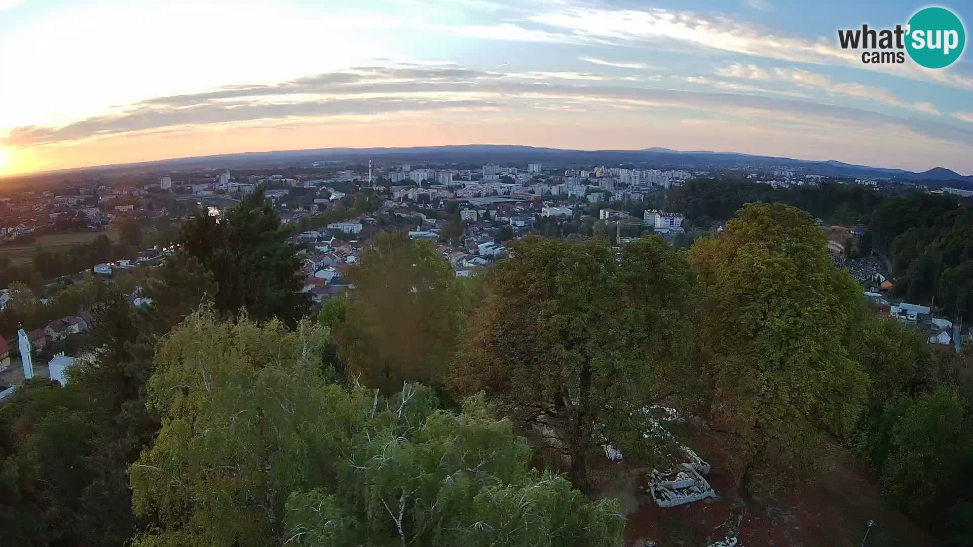 Spletna kamera Karlovac Dubovac grad – Pogled v živo na zgodovinsko znamenitost Karlovca