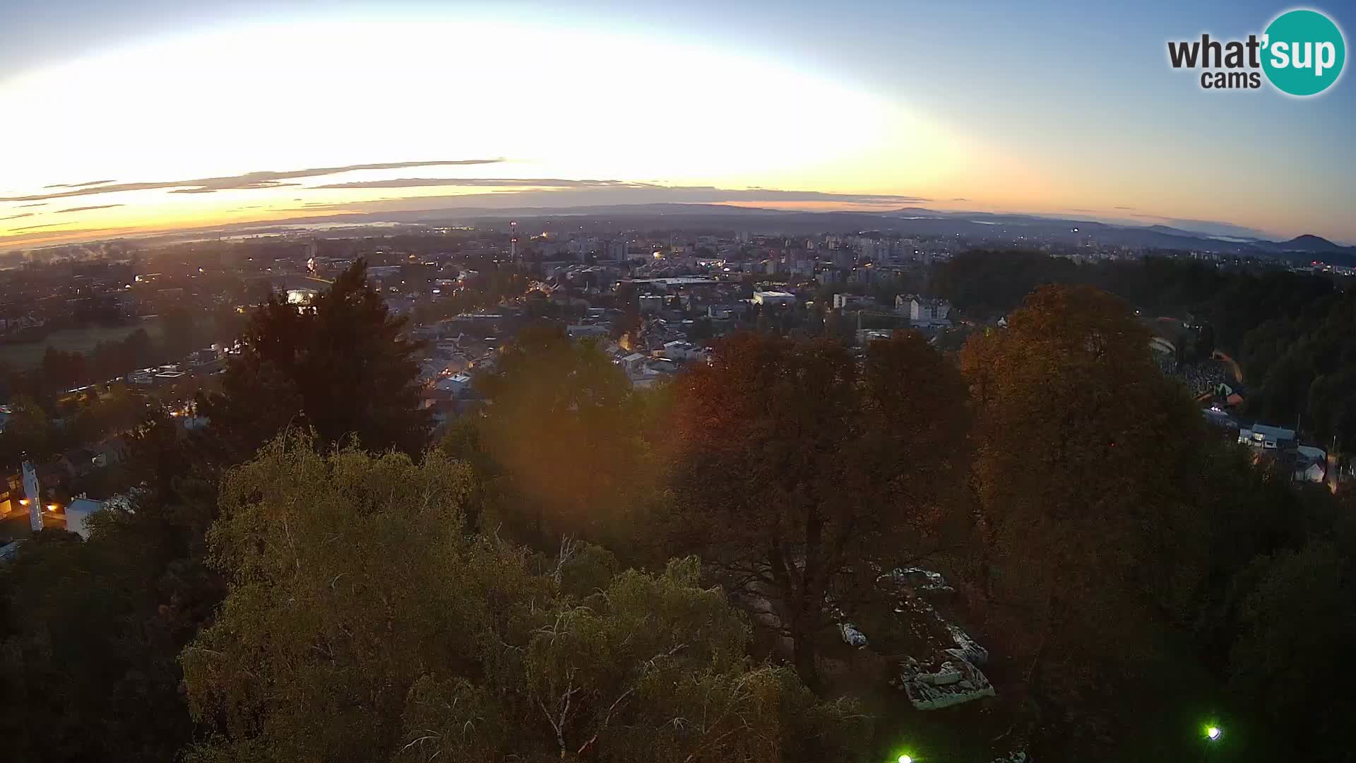 Spletna kamera Karlovac Dubovac grad – Pogled v živo na zgodovinsko znamenitost Karlovca