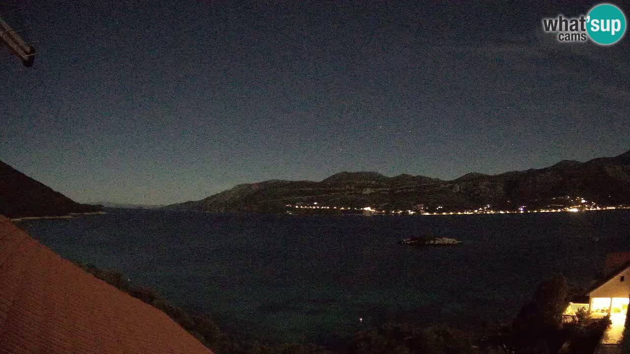 Korčula spletna kamera v živo – Tri Žala pogled na Pelješac