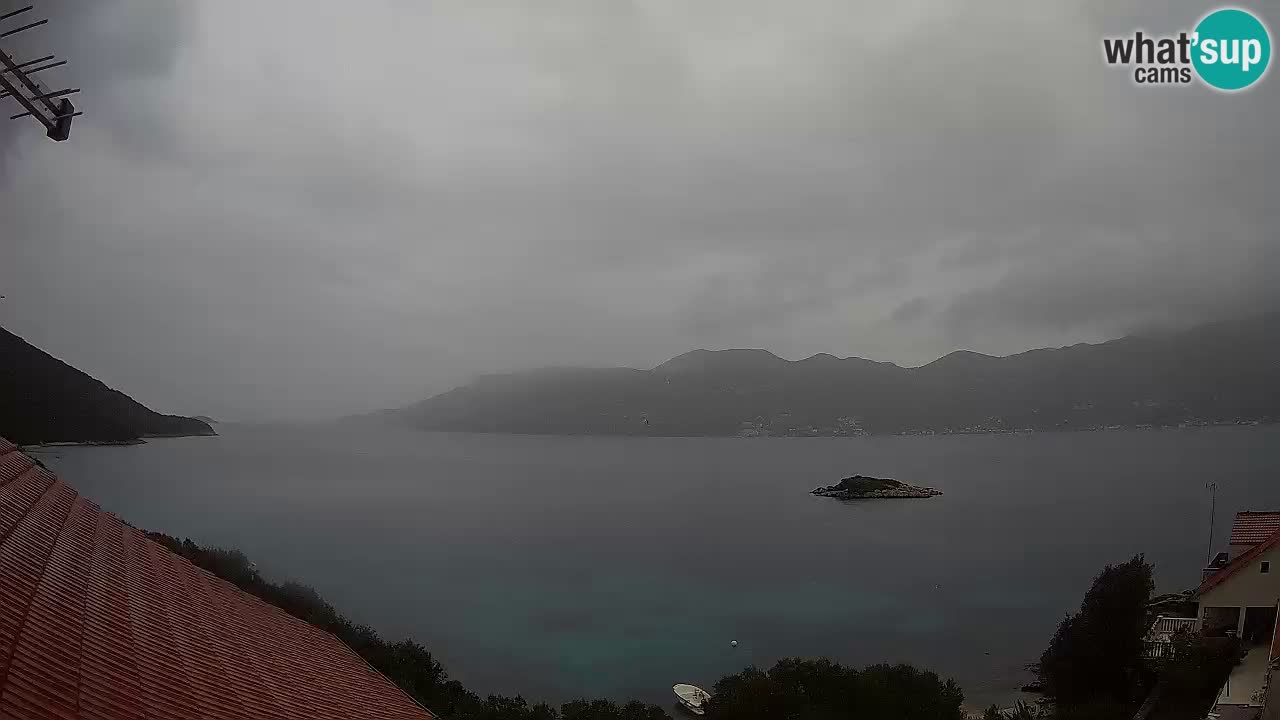 Korčula spletna kamera v živo – Tri Žala pogled na Pelješac