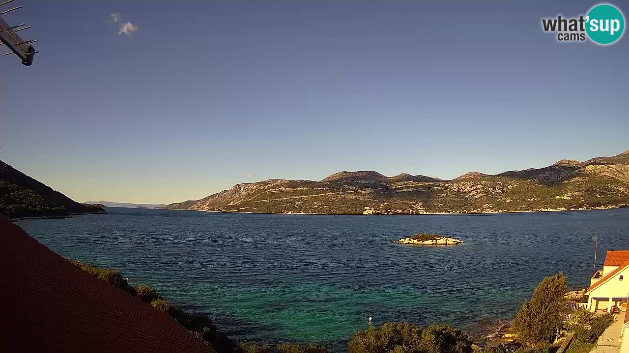 Korčula spletna kamera v živo – Tri Žala pogled na Pelješac