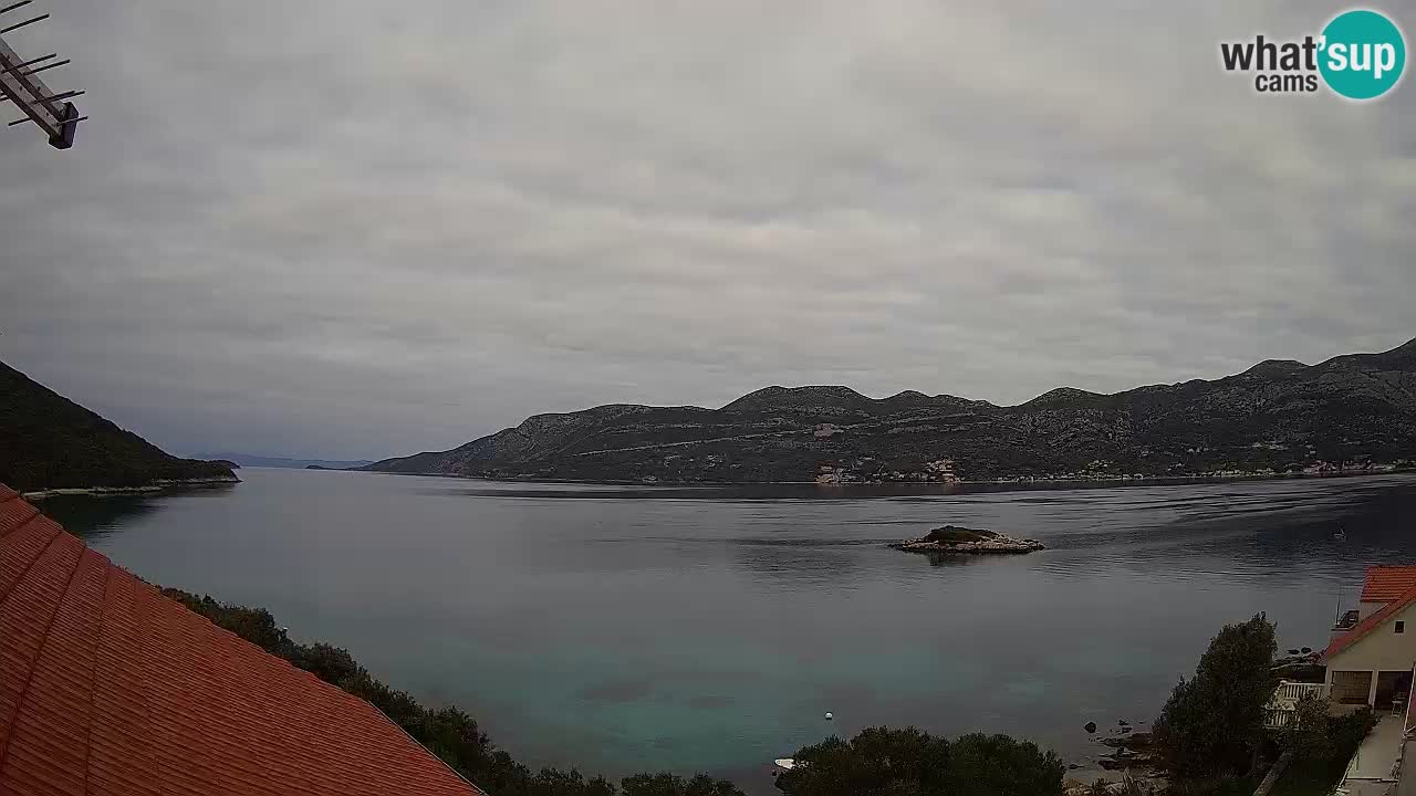 Korčula spletna kamera v živo – Tri Žala pogled na Pelješac