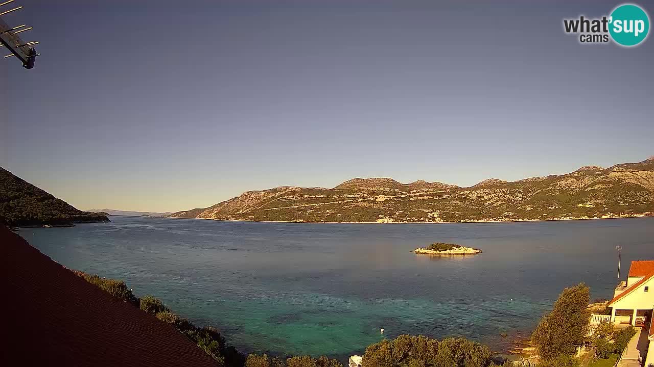 Korčula spletna kamera v živo – Tri Žala pogled na Pelješac