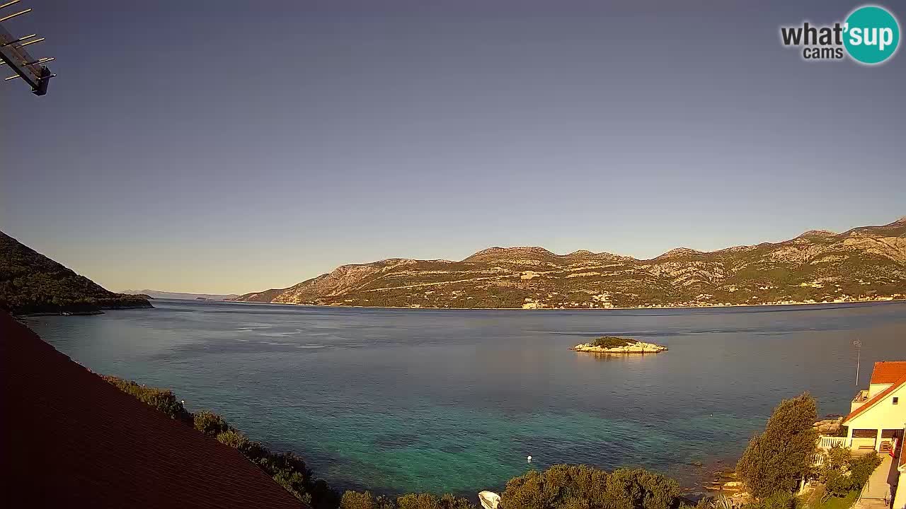 Korčula spletna kamera v živo – Tri Žala pogled na Pelješac