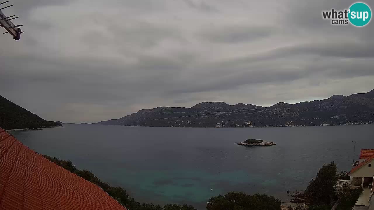 Korčula spletna kamera v živo – Tri Žala pogled na Pelješac