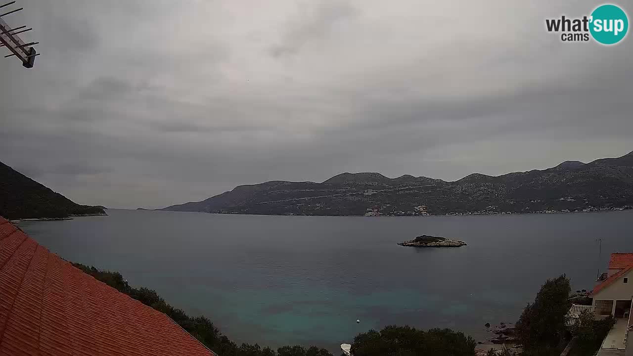 Korčula spletna kamera v živo – Tri Žala pogled na Pelješac