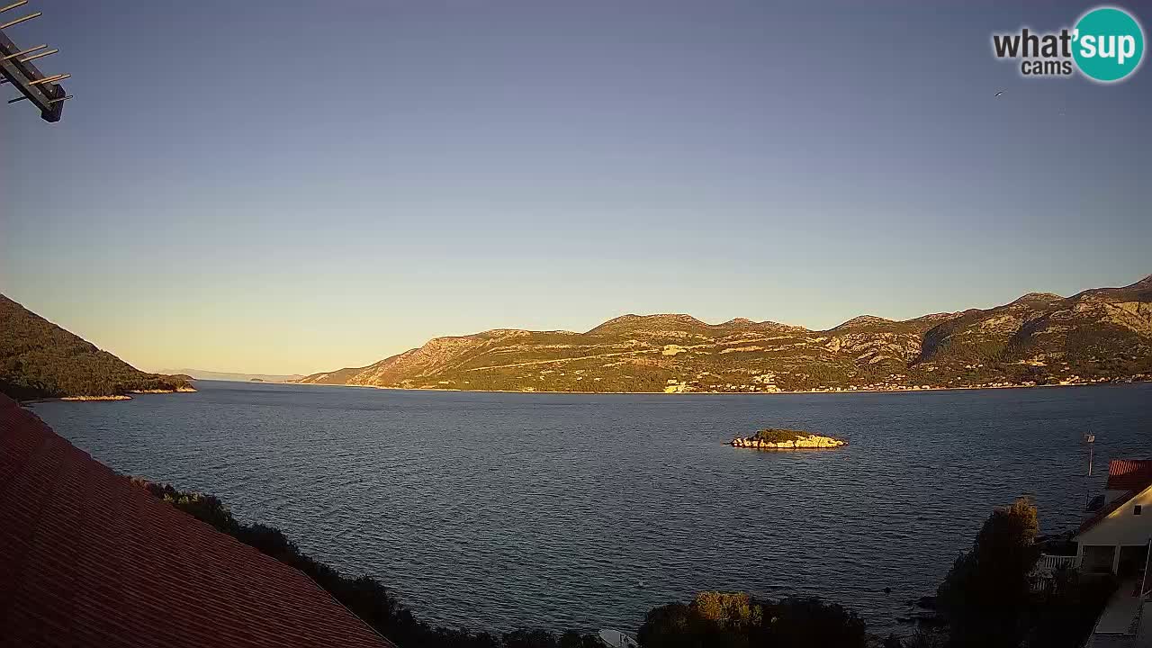 Korčula spletna kamera v živo – Tri Žala pogled na Pelješac