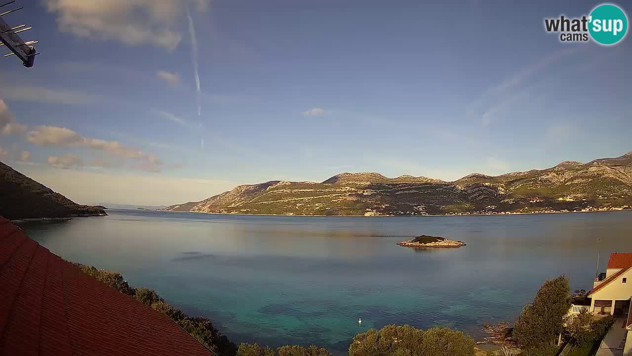 Korčula spletna kamera v živo – Tri Žala pogled na Pelješac