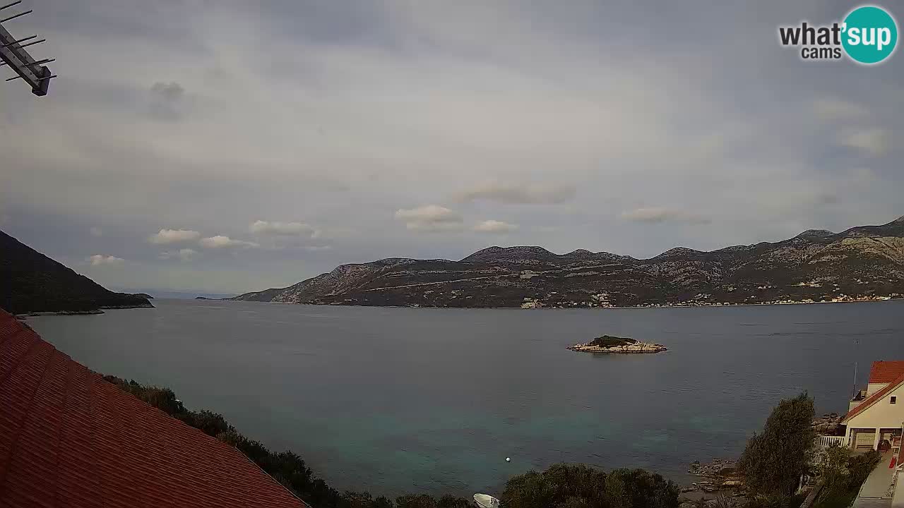 Korčula spletna kamera v živo – Tri Žala pogled na Pelješac