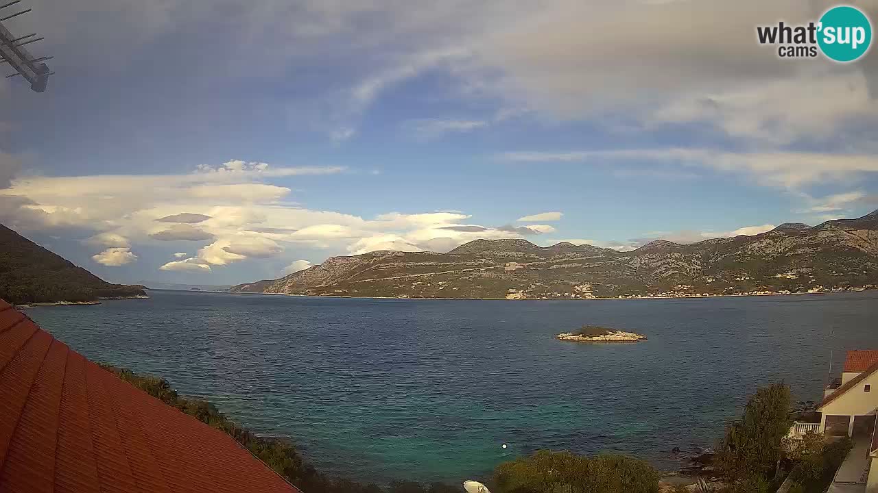 Korčula spletna kamera v živo – Tri Žala pogled na Pelješac