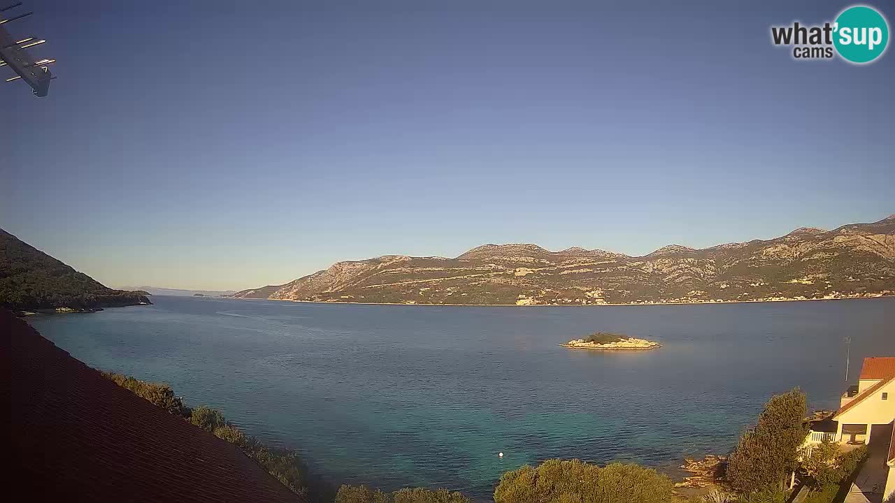 Korčula spletna kamera v živo – Tri Žala pogled na Pelješac