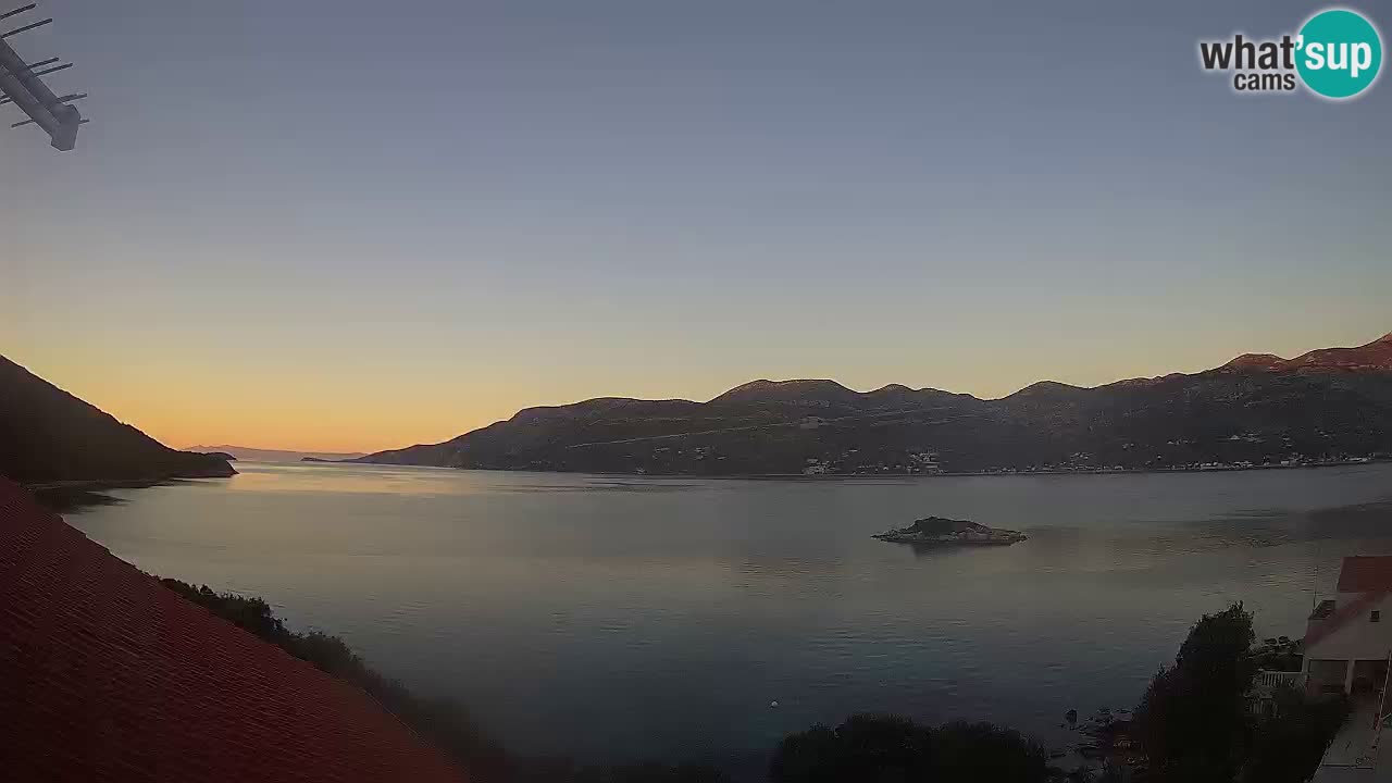 Korčula live webcam – Tri Žala panorama verso Pelješac