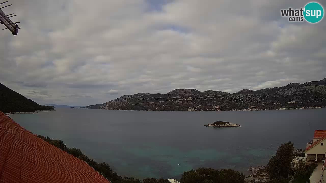 Korčula spletna kamera v živo – Tri Žala pogled na Pelješac