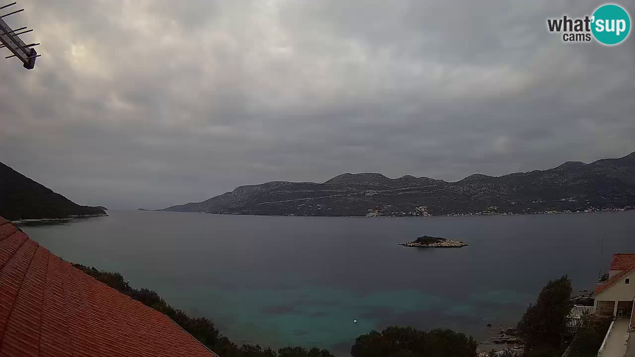 Korčula spletna kamera v živo – Tri Žala pogled na Pelješac