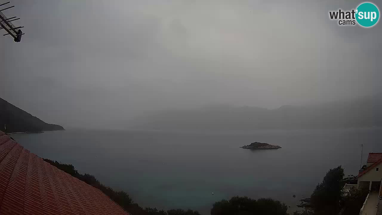 Korčula spletna kamera v živo – Tri Žala pogled na Pelješac