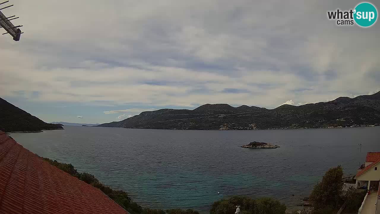 Korčula spletna kamera v živo – Tri Žala pogled na Pelješac