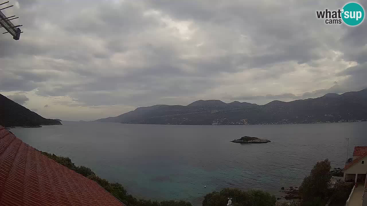 Korčula spletna kamera v živo – Tri Žala pogled na Pelješac
