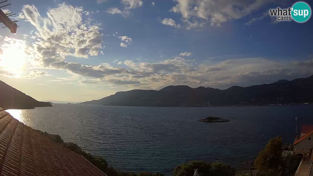 Korčula spletna kamera v živo – Tri Žala pogled na Pelješac