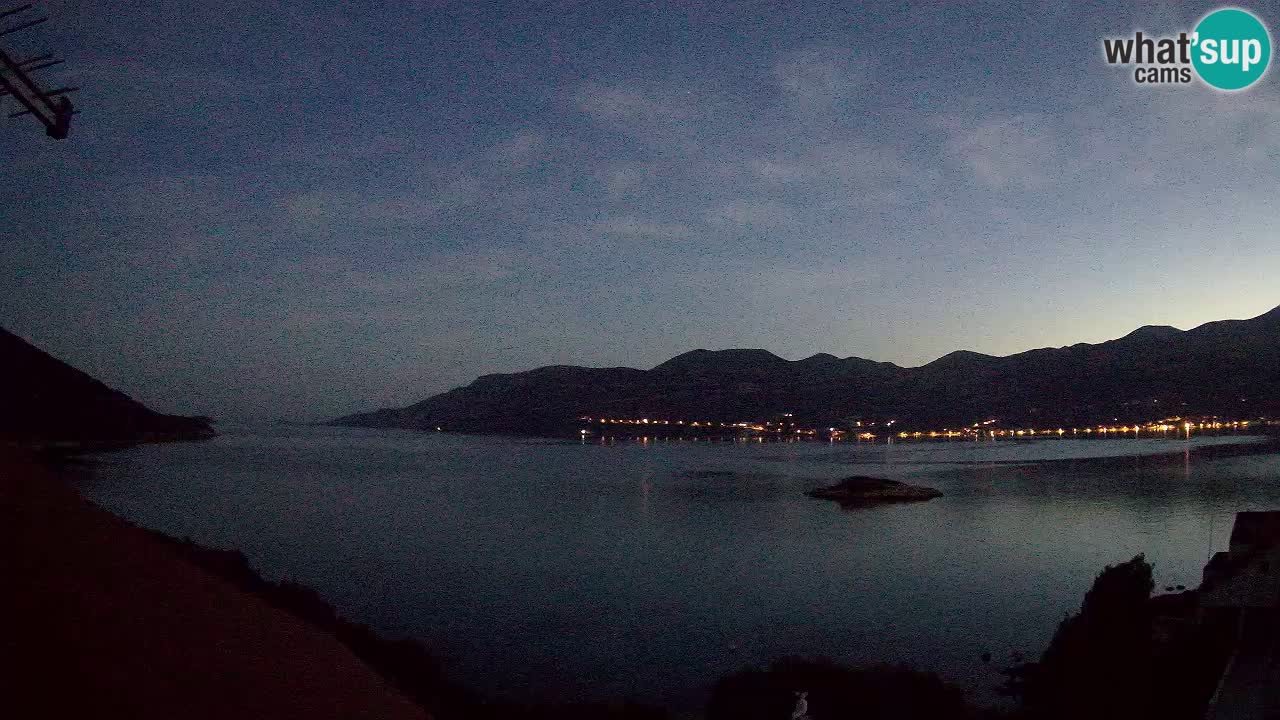 Korčula spletna kamera v živo – Tri Žala pogled na Pelješac