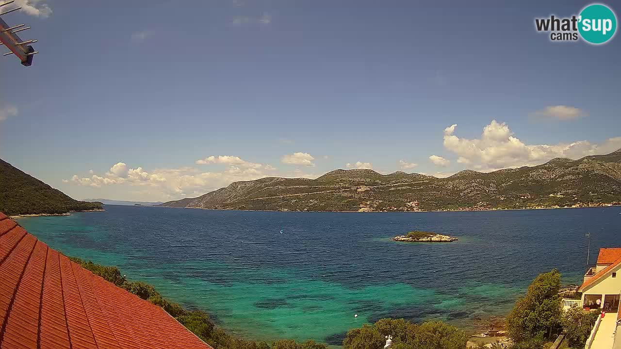 Korčula spletna kamera v živo – Tri Žala pogled na Pelješac