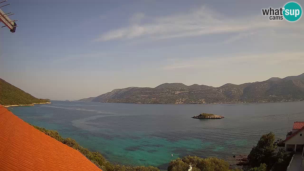 Korčula spletna kamera v živo – Tri Žala pogled na Pelješac