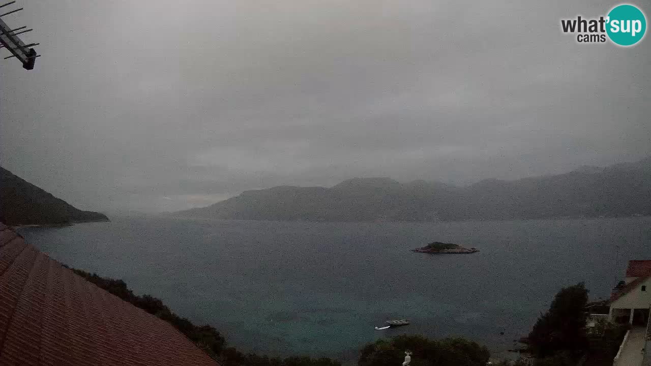 Korčula spletna kamera v živo – Tri Žala pogled na Pelješac