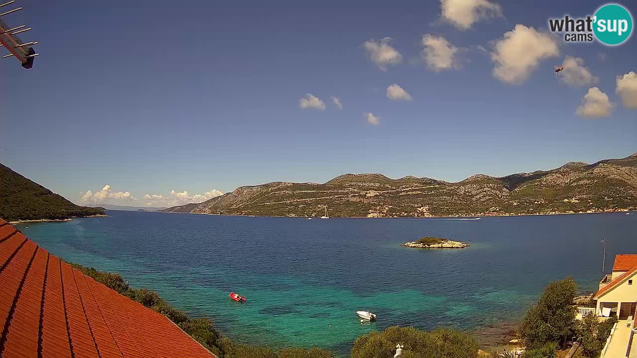 Korčula spletna kamera v živo – Tri Žala pogled na Pelješac