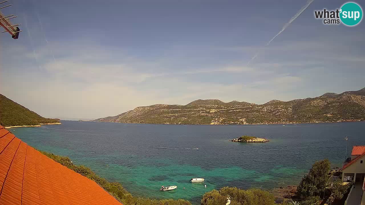 Korčula spletna kamera v živo – Tri Žala pogled na Pelješac