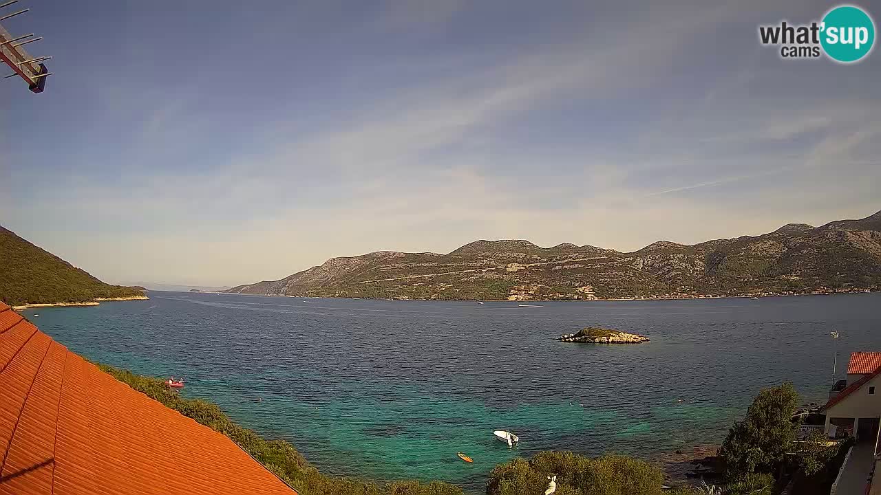 Korčula spletna kamera v živo – Tri Žala pogled na Pelješac