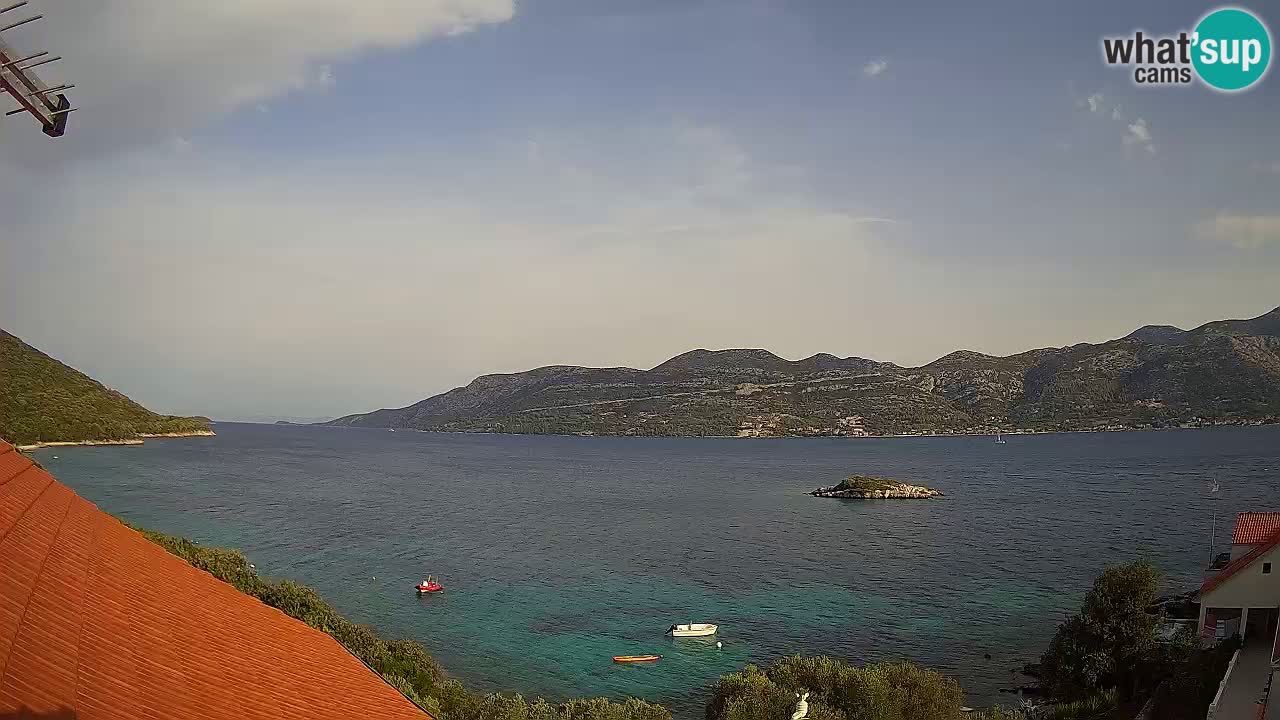 Korčula spletna kamera v živo – Tri Žala pogled na Pelješac