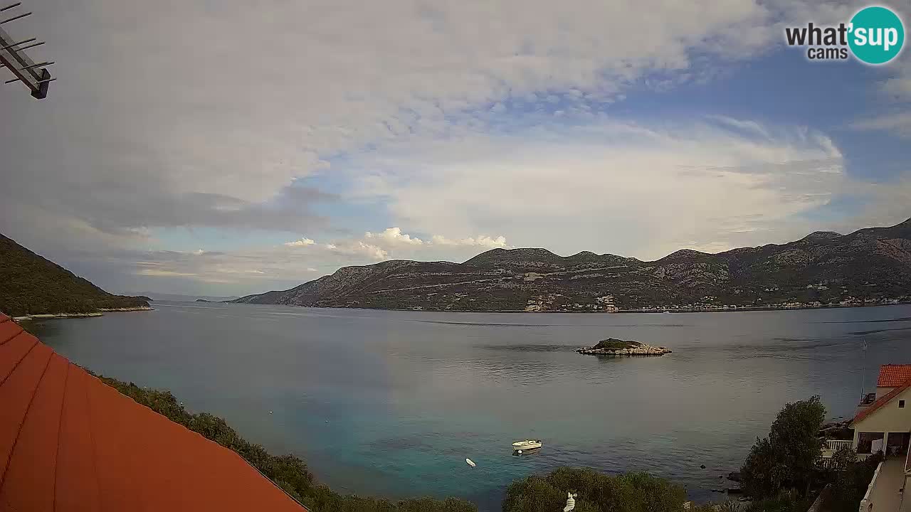 Korčula spletna kamera v živo – Tri Žala pogled na Pelješac