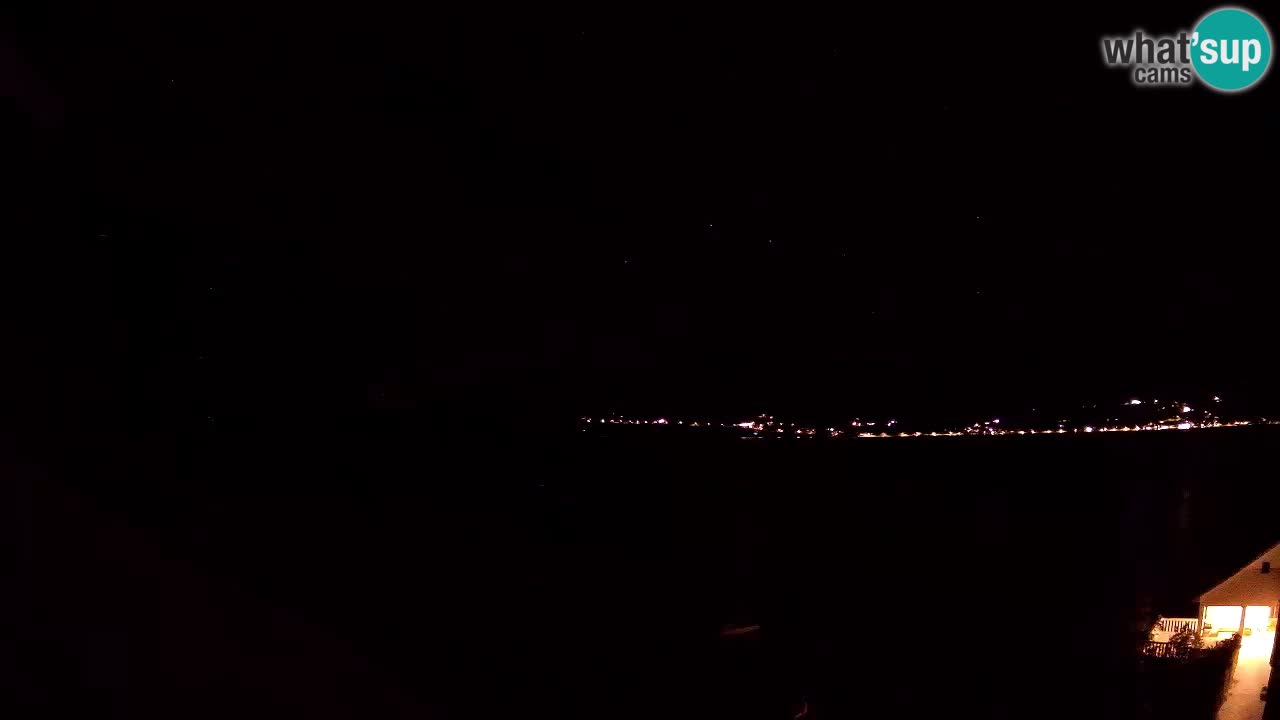 Korčula spletna kamera v živo – Tri Žala pogled na Pelješac