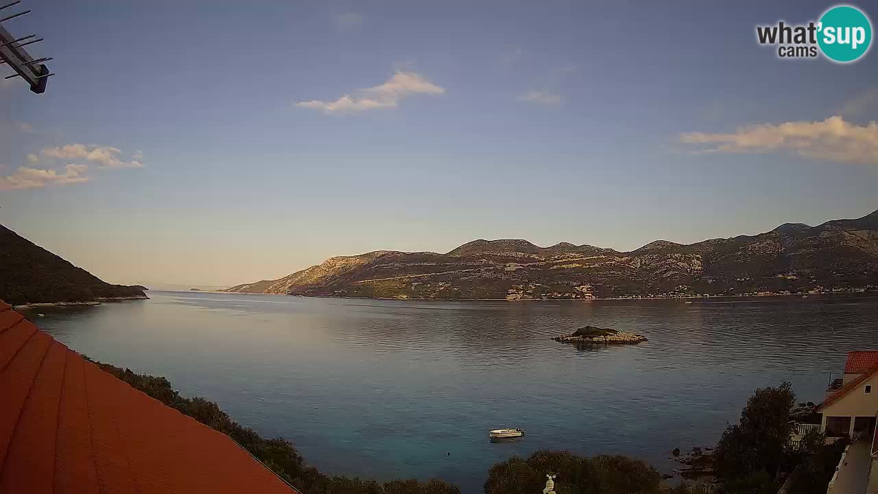 Korčula spletna kamera v živo – Tri Žala pogled na Pelješac