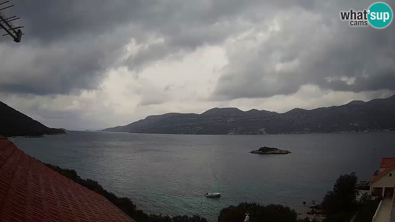 Korčula spletna kamera v živo – Tri Žala pogled na Pelješac