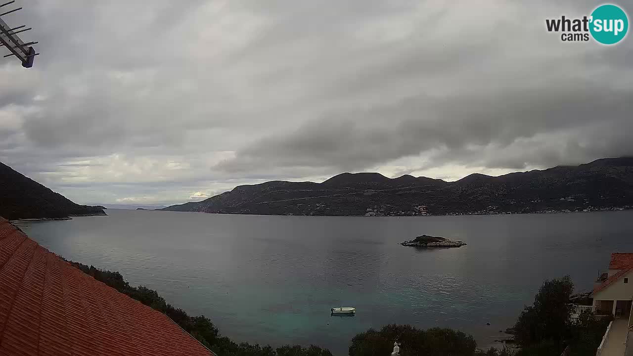 Korčula spletna kamera v živo – Tri Žala pogled na Pelješac