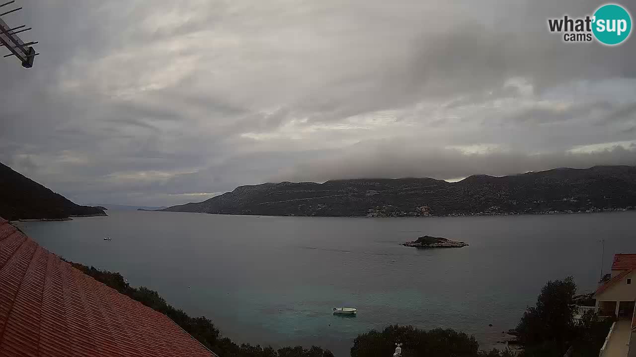 Korčula spletna kamera v živo – Tri Žala pogled na Pelješac