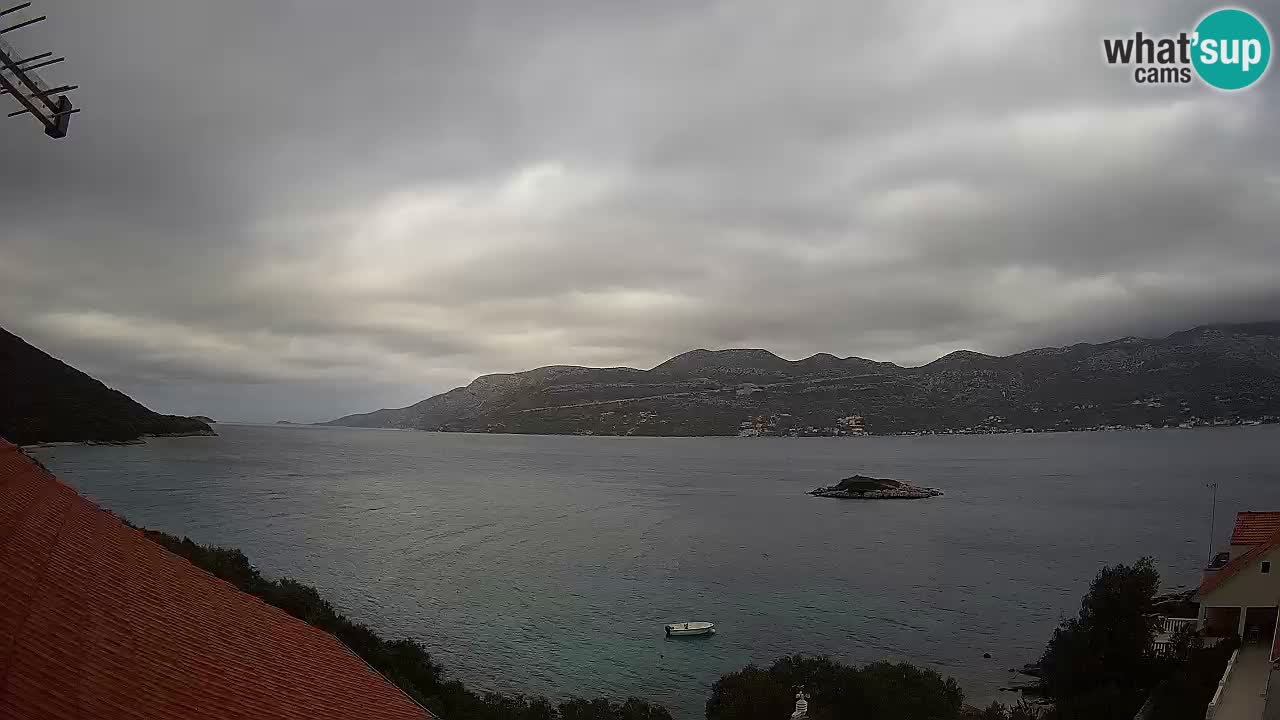 Korčula spletna kamera v živo – Tri Žala pogled na Pelješac