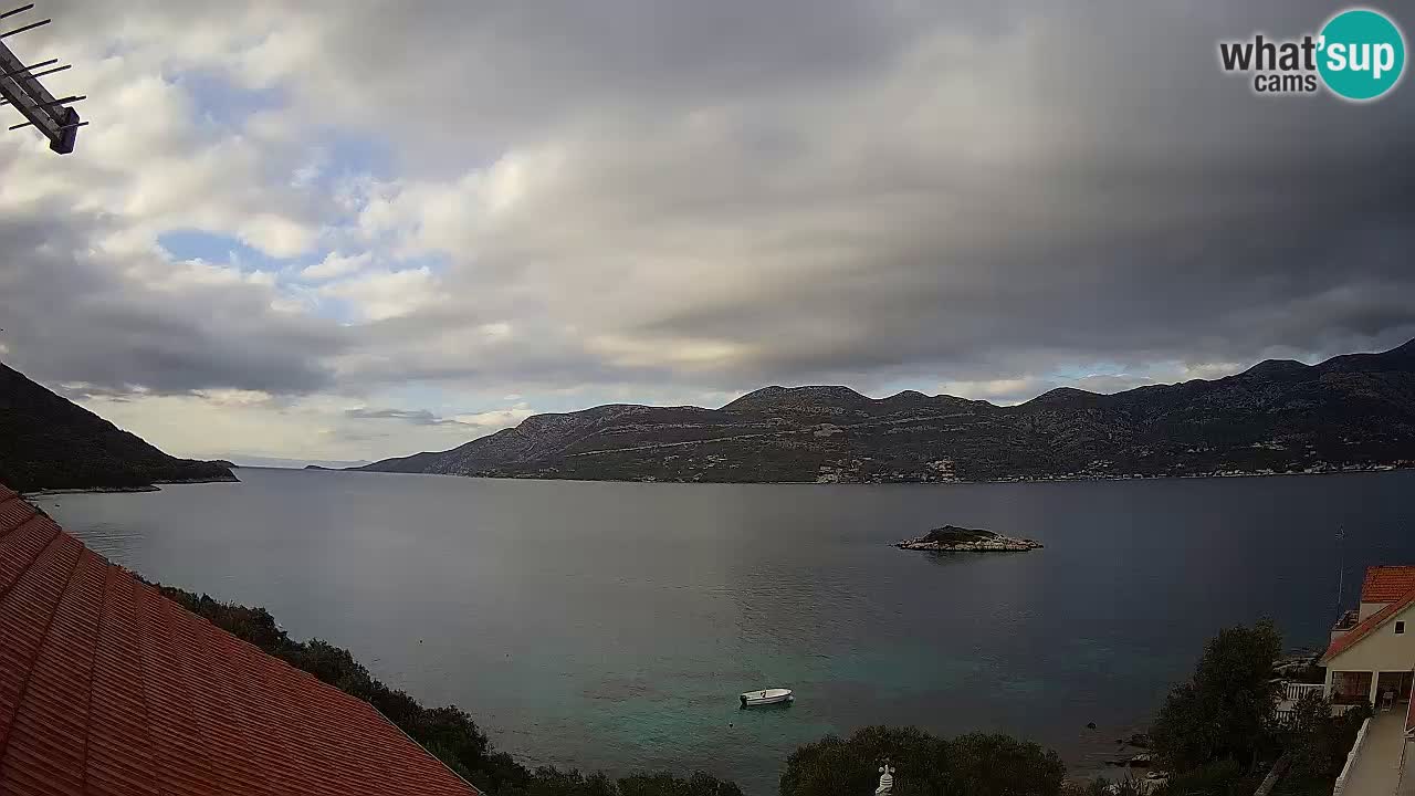 Korčula spletna kamera v živo – Tri Žala pogled na Pelješac