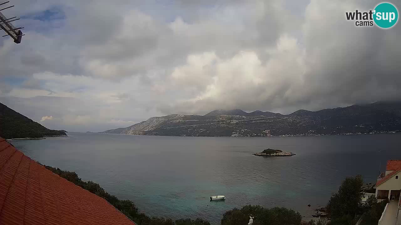 Korčula spletna kamera v živo – Tri Žala pogled na Pelješac