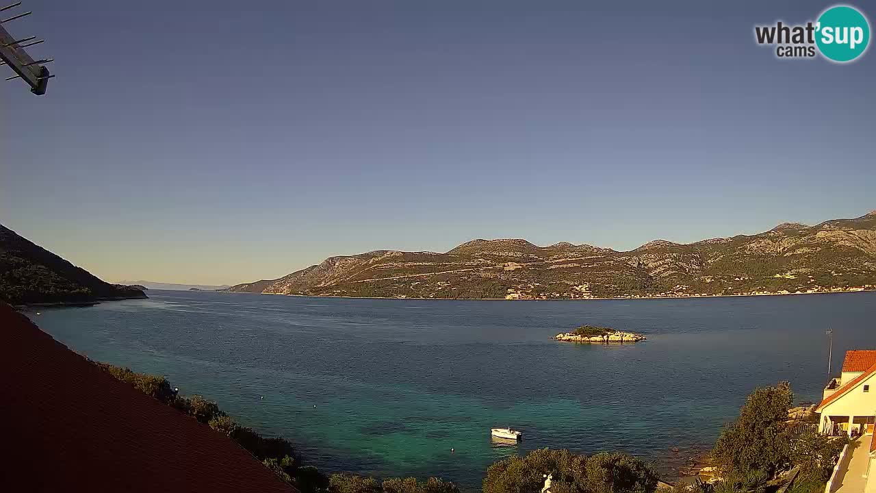 Korčula spletna kamera v živo – Tri Žala pogled na Pelješac