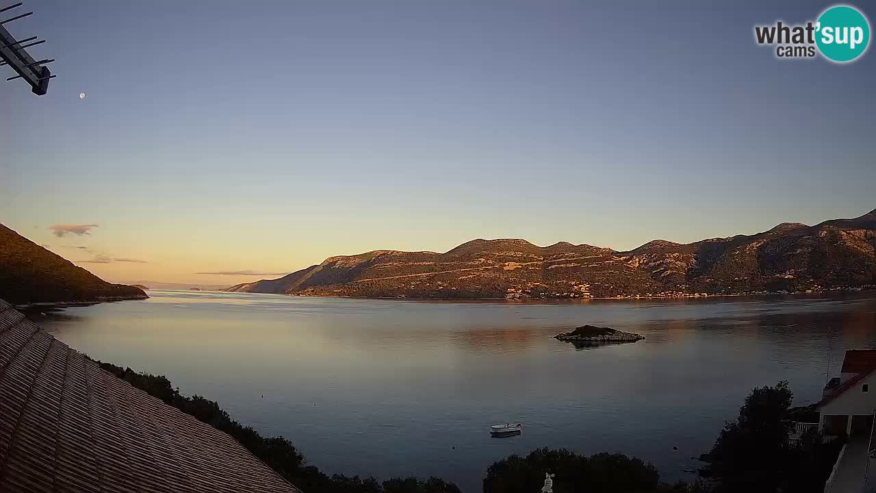 Live Korčula webcam – Tri Žala