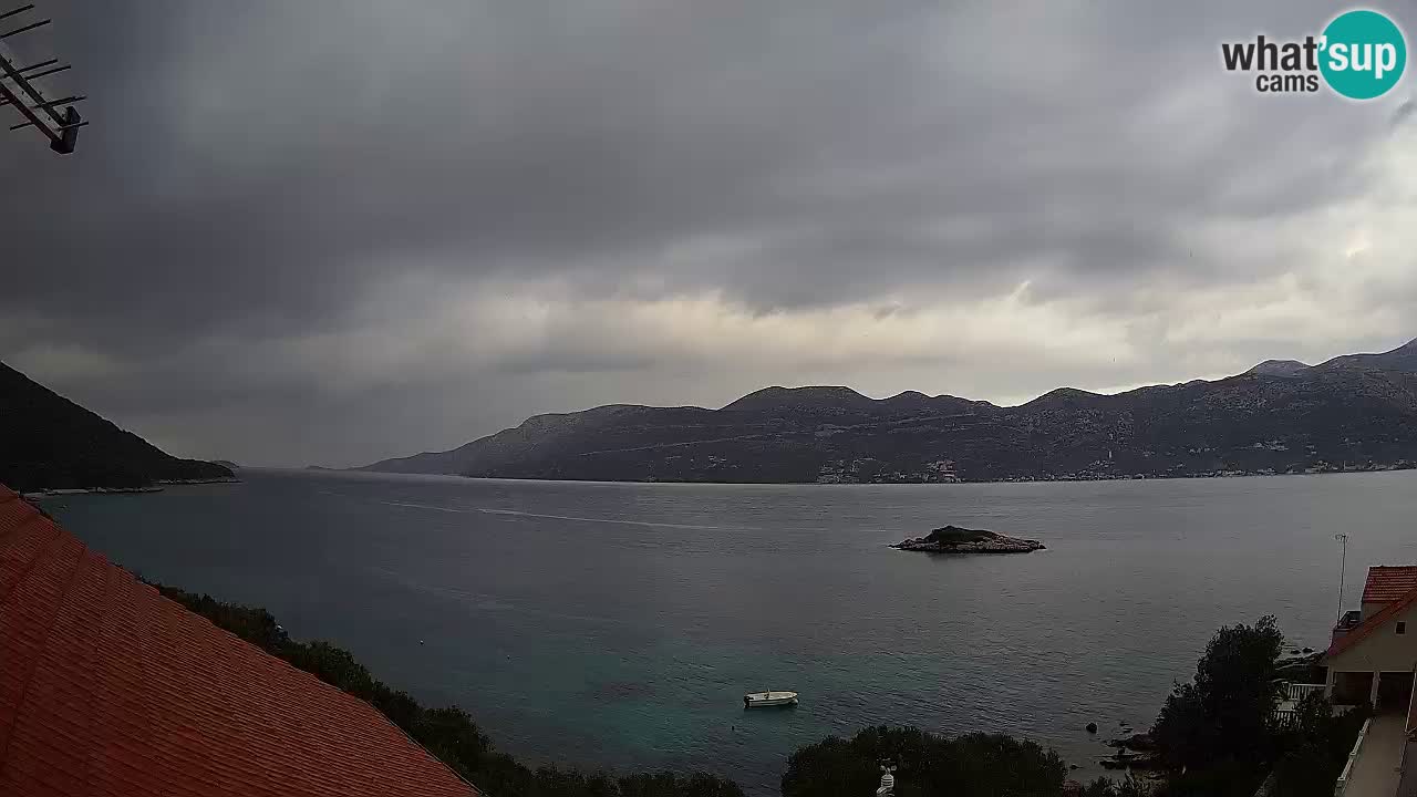 Korčula spletna kamera v živo – Tri Žala pogled na Pelješac